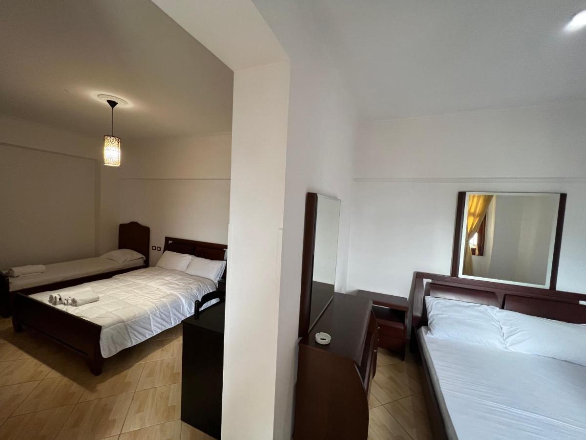 Monte Cristo Hotel With Rooftop Pool Саранде Екстериор снимка