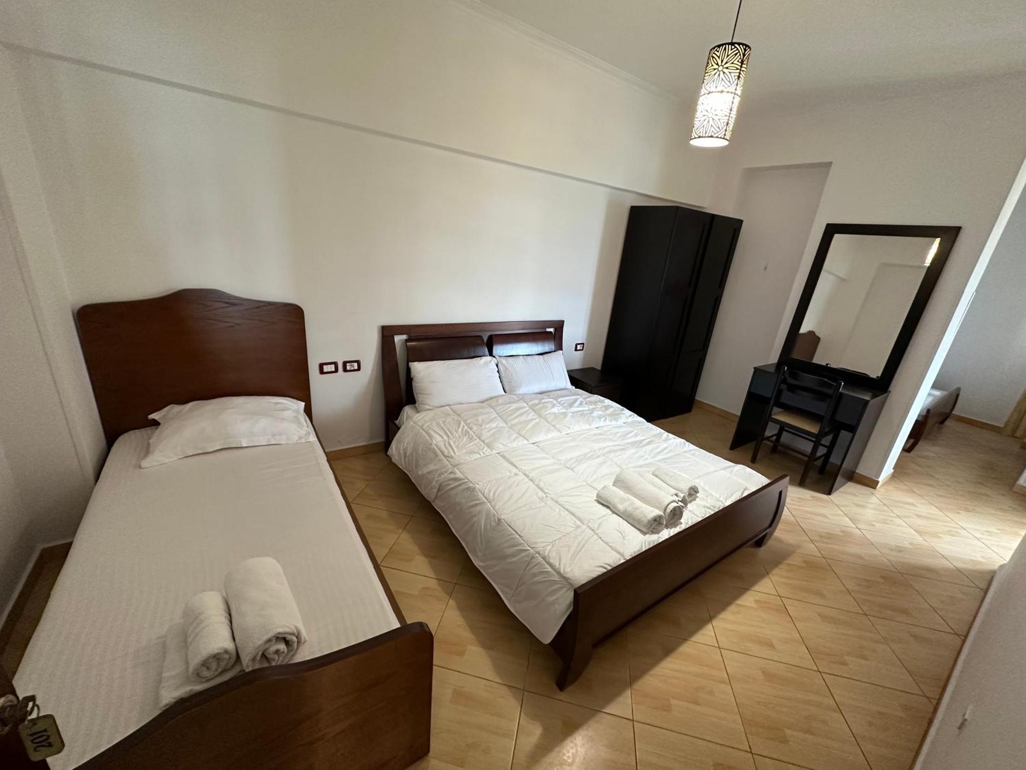 Monte Cristo Hotel With Rooftop Pool Саранде Екстериор снимка