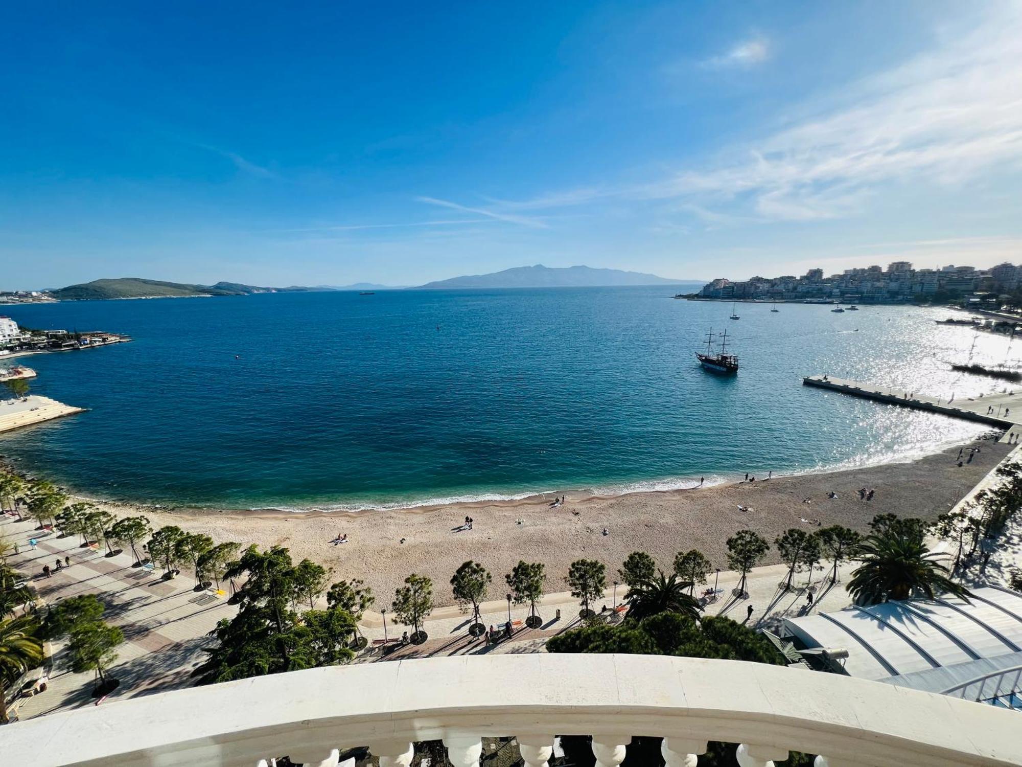Monte Cristo Hotel With Rooftop Pool Саранде Екстериор снимка
