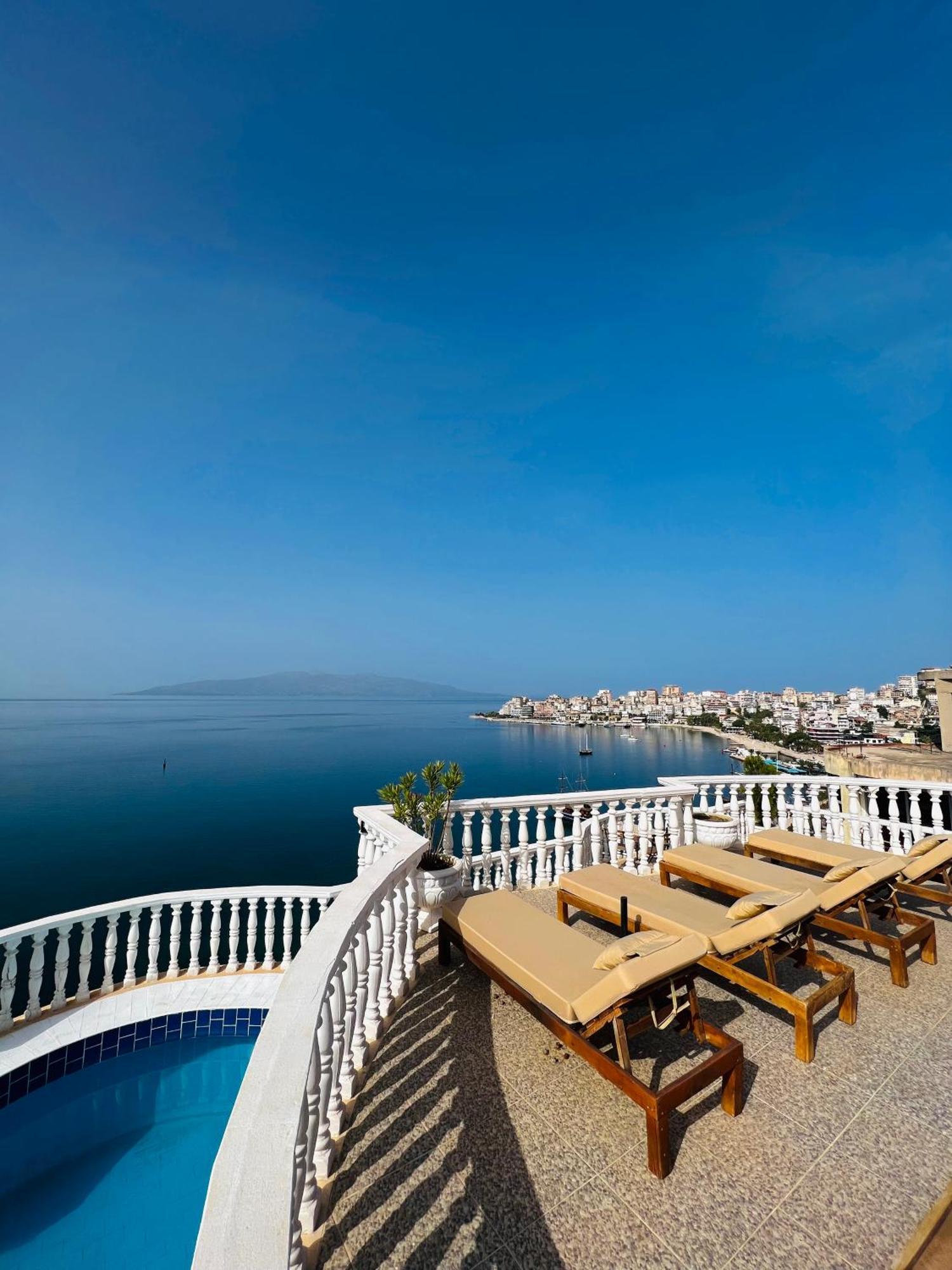 Monte Cristo Hotel With Rooftop Pool Саранде Екстериор снимка
